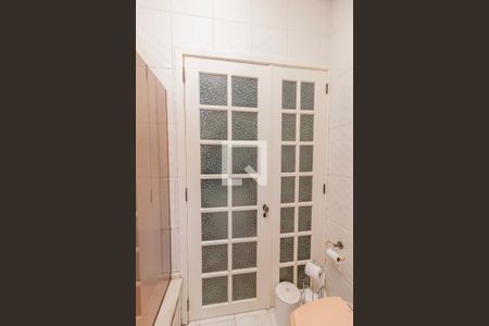 Casa para alugar com 328m², 5 quartos e 5 vagas Casa para alugar com 328m², 5 quartos e 5 vagasBanheiro da Suíte