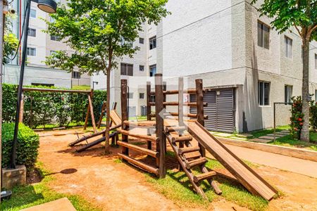 Apartamento à venda com 40m², 2 quartos e sem vagaÁrea comum - Playground