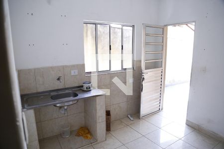 Sala-Cozinha de casa para alugar com 1 quarto, 45m² em Jardim Santo Elias, São Paulo