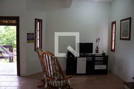 Sala de casa para alugar com 3 quartos, 200m² em Fiuza, Viamão