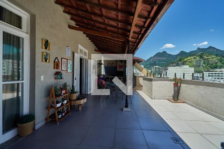 Apartamento à venda com 230m², 3 quartos e 1 vagaVaranda