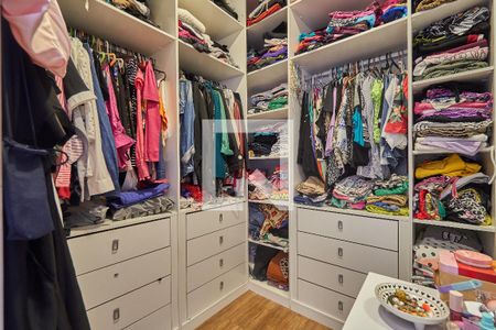 Apartamento à venda com 230m², 3 quartos e 1 vagaSuíte - Closet