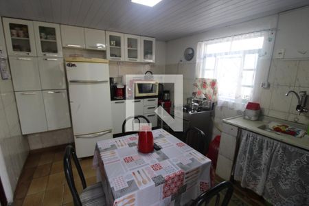 Sala / Cozinha de casa para alugar com 1 quarto, 110m² em Vila Sabrina, São Paulo