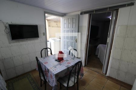 Sala / Cozinha de casa para alugar com 1 quarto, 110m² em Vila Sabrina, São Paulo