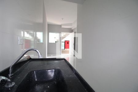 Sala/Cozinha e área de serviço de apartamento para alugar com 2 quartos, 37m² em Vila Ré, São Paulo