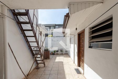 Casa à venda com 250m², 3 quartos e 2 vagas Casa à venda com 250m², 3 quartos e 2 vagasQuintal