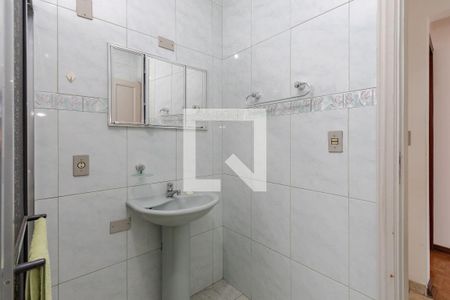 Casa à venda com 250m², 3 quartos e 2 vagas Casa à venda com 250m², 3 quartos e 2 vagasBanheiro