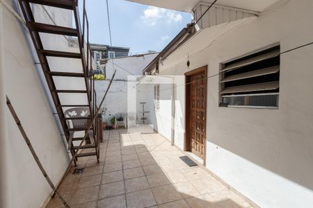 Casa à venda com 250m², 3 quartos e 2 vagas Casa à venda com 250m², 3 quartos e 2 vagasQuintal