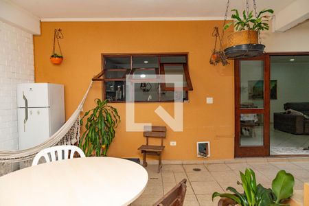 Casa à venda com 250m², 4 quartos e 4 vagas Casa à venda com 250m², 4 quartos e 4 vagasÁrea de entrada