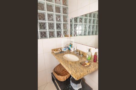 Casa à venda com 250m², 4 quartos e 4 vagas Casa à venda com 250m², 4 quartos e 4 vagasCasa 1 - banheiro da suíte 1