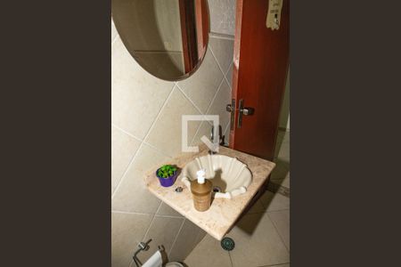 Casa à venda com 250m², 4 quartos e 4 vagas Casa à venda com 250m², 4 quartos e 4 vagasCasa 1 - Banheiro social