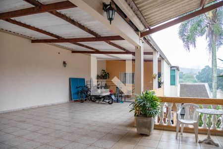 Casa à venda com 250m², 4 quartos e 4 vagas Casa à venda com 250m², 4 quartos e 4 vagasGaragem