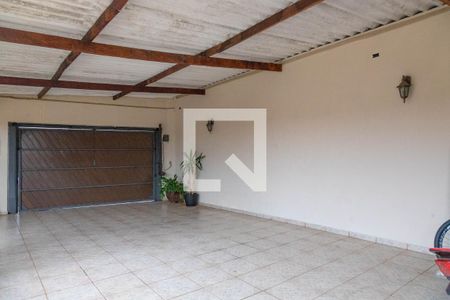Casa à venda com 250m², 4 quartos e 4 vagas Casa à venda com 250m², 4 quartos e 4 vagasGaragem