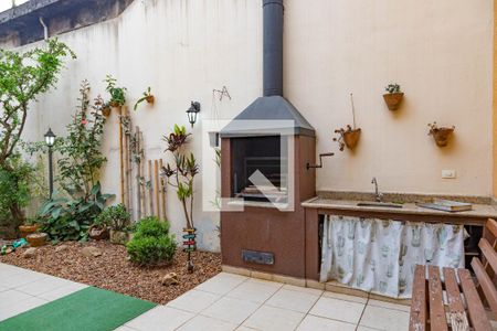 Casa à venda com 250m², 4 quartos e 4 vagas Casa à venda com 250m², 4 quartos e 4 vagasQuintal - churrasqueira