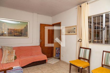 Casa à venda com 250m², 4 quartos e 4 vagas Casa à venda com 250m², 4 quartos e 4 vagasCasa 2 - sala