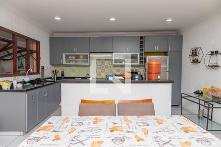 Casa à venda com 250m², 4 quartos e 4 vagas Casa à venda com 250m², 4 quartos e 4 vagasCasa 1 - cozinha