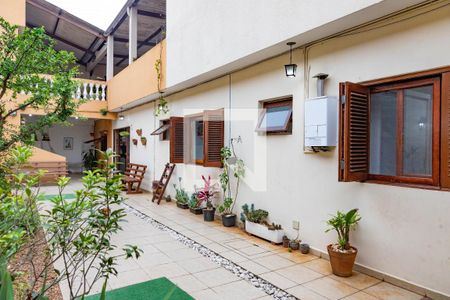 Casa à venda com 250m², 4 quartos e 4 vagas Casa à venda com 250m², 4 quartos e 4 vagasQuintal