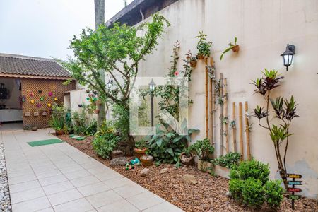 Casa à venda com 250m², 4 quartos e 4 vagas Casa à venda com 250m², 4 quartos e 4 vagasQuintal