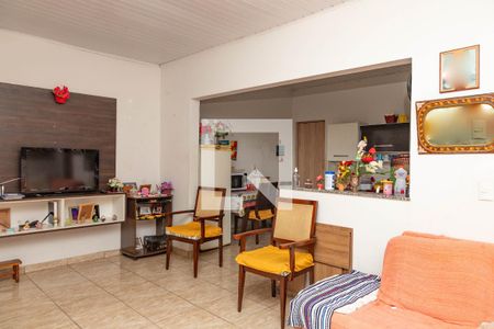 Casa à venda com 250m², 4 quartos e 4 vagas Casa à venda com 250m², 4 quartos e 4 vagasCasa 2 - sala