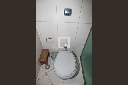 Casa à venda com 250m², 4 quartos e 4 vagas Casa à venda com 250m², 4 quartos e 4 vagasCasa 1 - Banheiro suíte 2 e 3