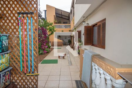 Casa à venda com 250m², 4 quartos e 4 vagas Casa à venda com 250m², 4 quartos e 4 vagasCasa 1 - área de serviço