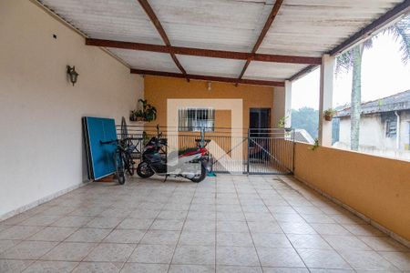 Casa à venda com 250m², 4 quartos e 4 vagas Casa à venda com 250m², 4 quartos e 4 vagasGaragem
