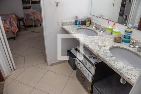 Casa à venda com 250m², 4 quartos e 4 vagas Casa à venda com 250m², 4 quartos e 4 vagasCasa 1 - Quarto 3 suíte