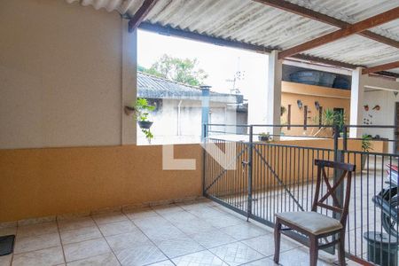Casa à venda com 250m², 4 quartos e 4 vagas Casa à venda com 250m², 4 quartos e 4 vagasCasa 2 - varanda