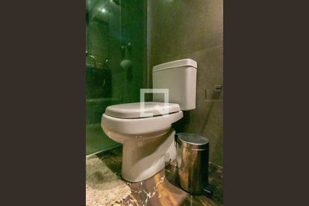 Casa à venda com 739m², 4 quartos e 6 vagasBanheiro 2