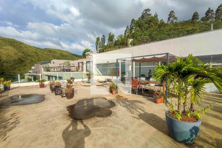 Casa à venda com 739m², 4 quartos e 6 vagasÁrea comum