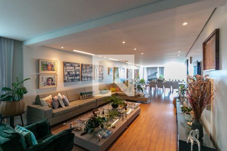 Sala de casa à venda com 4 quartos, 739m² em Buritis, Belo Horizonte