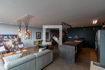 Casa à venda com 739m², 4 quartos e 6 vagasSala/Cozinha