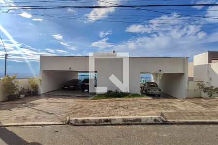 Casa à venda com 739m², 4 quartos e 6 vagasFachada