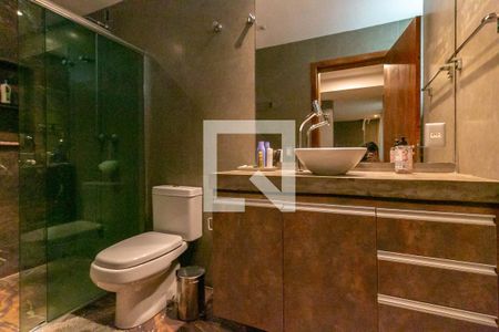 Casa à venda com 739m², 4 quartos e 6 vagasBanheiro 2