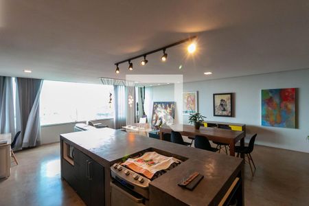 Casa à venda com 739m², 4 quartos e 6 vagasSala/Cozinha