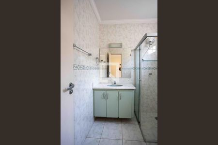 Casa à venda com 250m², 5 quartos e 4 vagasBanheiro da Suíte 2