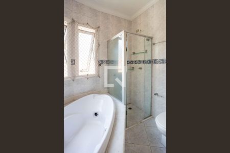 Casa à venda com 250m², 5 quartos e 4 vagasBanheiro da Suíte Master