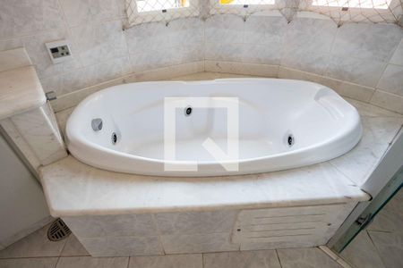 Casa à venda com 250m², 5 quartos e 4 vagasBanheiro da Suíte Master