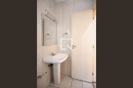 Casa à venda com 250m², 5 quartos e 4 vagasBanheiro de serviço