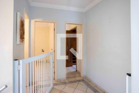 Casa à venda com 250m², 5 quartos e 4 vagasHall