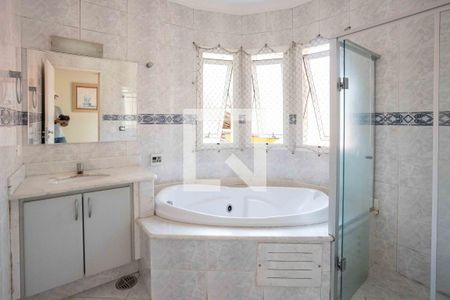 Casa à venda com 250m², 5 quartos e 4 vagasBanheiro da Suíte Master