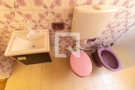 Banheiro Social de kitnet/studio para alugar com 1 quarto, 27m² em Rebouças, Curitiba