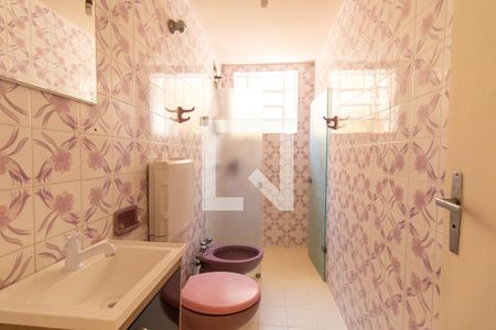Banheiro Social de kitnet/studio para alugar com 1 quarto, 27m² em Rebouças, Curitiba