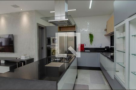 Casa de condomínio à venda com 380m², 4 quartos e 6 vagas Casa de condomínio à venda com 380m², 4 quartos e 6 vagasCozinha