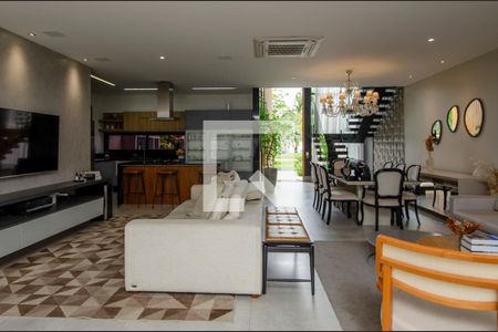 Sala de casa de condomínio à venda com 4 quartos, 380m² em Recreio dos Bandeirantes, Rio de Janeiro