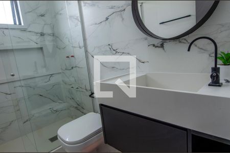 Casa de condomínio à venda com 380m², 4 quartos e 6 vagas Casa de condomínio à venda com 380m², 4 quartos e 6 vagasBanheiro Quarto 3