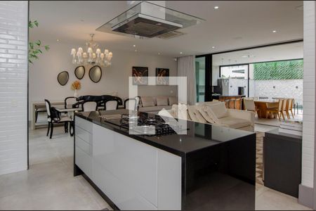 Casa de condomínio à venda com 380m², 4 quartos e 6 vagas Casa de condomínio à venda com 380m², 4 quartos e 6 vagasCozinha