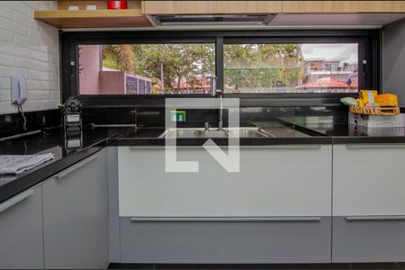 Casa de condomínio à venda com 380m², 4 quartos e 6 vagas Casa de condomínio à venda com 380m², 4 quartos e 6 vagasCozinha