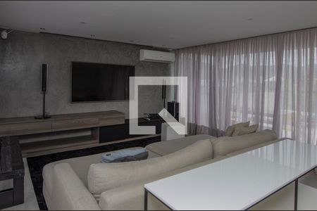 Casa de condomínio à venda com 380m², 4 quartos e 6 vagas Casa de condomínio à venda com 380m², 4 quartos e 6 vagasSala