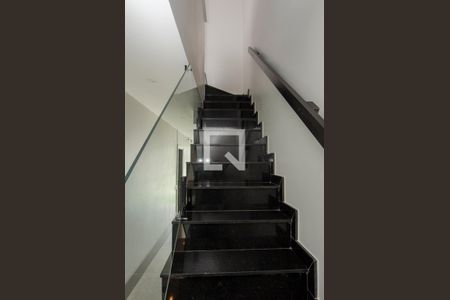 Casa de condomínio à venda com 380m², 4 quartos e 6 vagas Casa de condomínio à venda com 380m², 4 quartos e 6 vagasSala